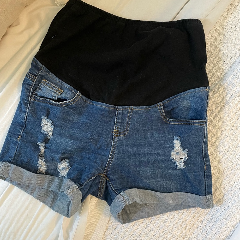 Maternity shorts